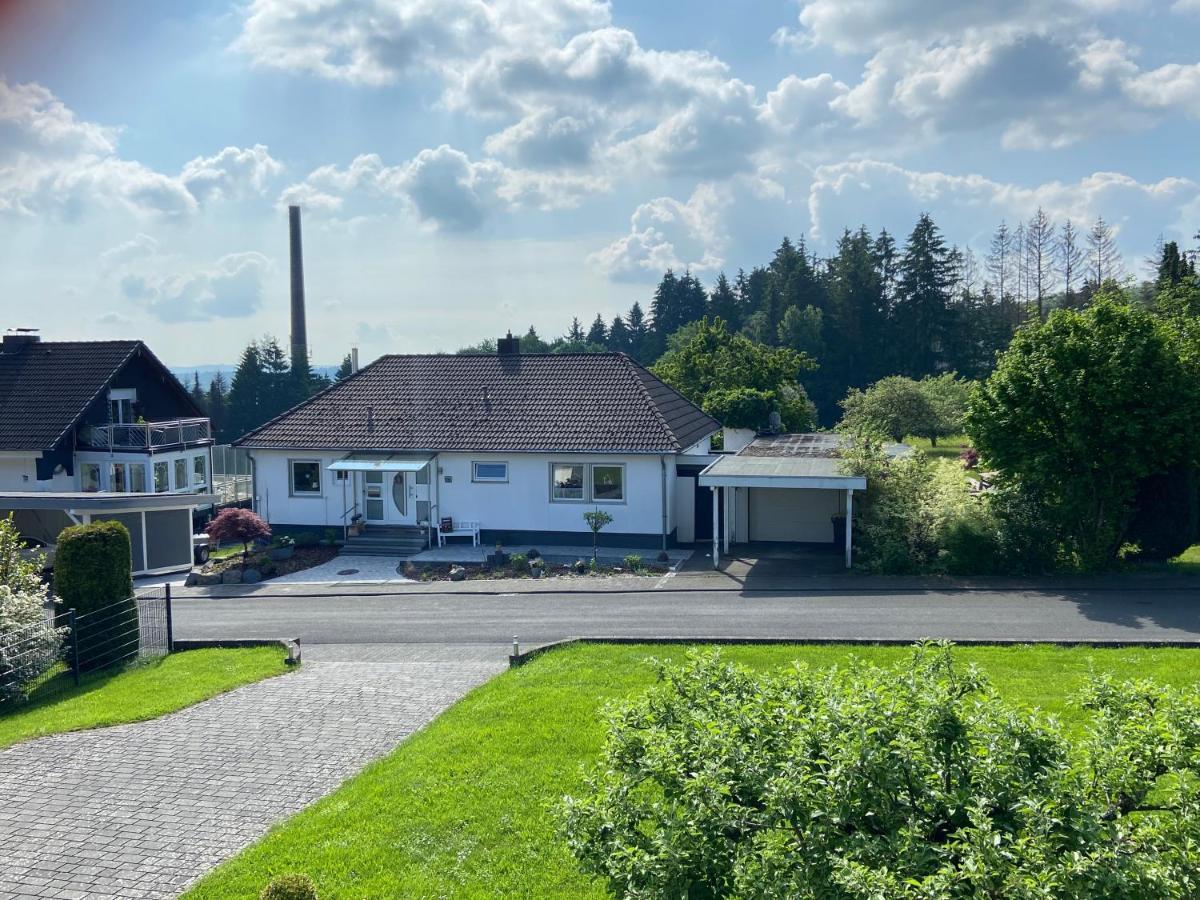Buchlindenweg - Zimmer & Ferienwohnung Breitscheid  Exteriér fotografie